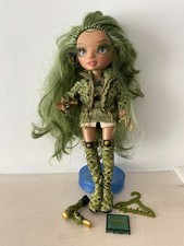 RAINBOW HIGH OLIVIA WOODS DOLL
