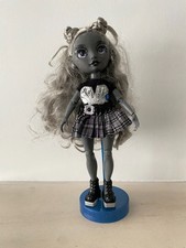 RAINBOW HIGH SHADOW HIGH LUNA