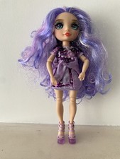 RAINBOW HIGH  RAINBOW WORLD