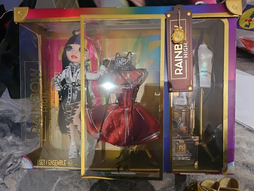 Unopened rainbow high - unopened,