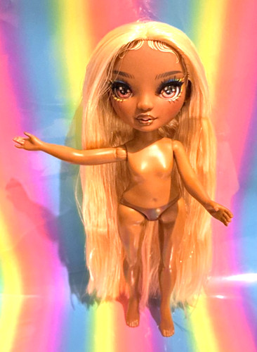 Rainbow high nude - 🌈,